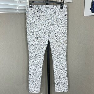 578 - Mario Serrani NWOT White/Blue Floral Skinny Ankle jeans, Size Small